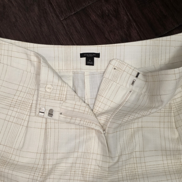 Ann Taylor Factory Shorts Pleated Front Tailored Design Size 16 - Picture 6 of 9